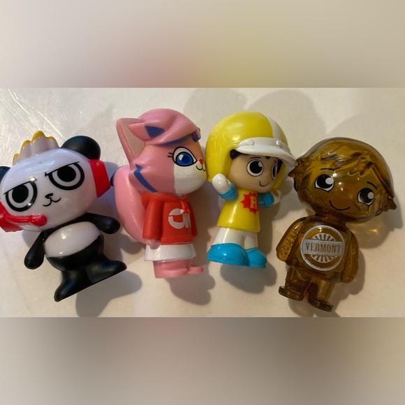 - Lot of 14 Ryan’s World 2” action figures - Picture 4 of 6